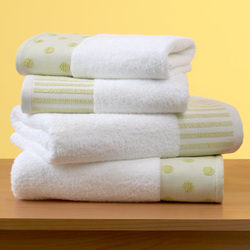 LAND OF NOD TOWELS AND WASHCLOTHS